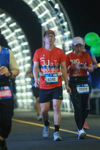 BIB: 5582, 0000, 65411, 65439
                            <button type="button" onclick="openModal(20792704)" class="btn btn-primary btn-sm float-right btn-popup" data-toggle="modal" data-target=".modal-high-quality">
                        <i class="fas fa-shopping-cart"></i> Add to Cart
                    </button>
                                            <button type="button" onclick="isThisMe(20792704, true)" class="btn btn-success btn-sm float-right btn-popup btn-isme hidden" data-toggle="tooltip" data-placement="bottom" title="นี่คือรูปของคุณใช่ไหม คลิกที่นี่เพื่อเอาเข้าอัลบั้ม">
                        <i class="fas fa-plus"></i> Add to album
                    </button>
                    <button type="button" onclick="isThisMe(20792704, false)" class="btn btn-warning btn-sm float-right btn-popup btn-isnotme hidden">
                        <i class="fas fa-ban"></i> Remove from album
                    </button>